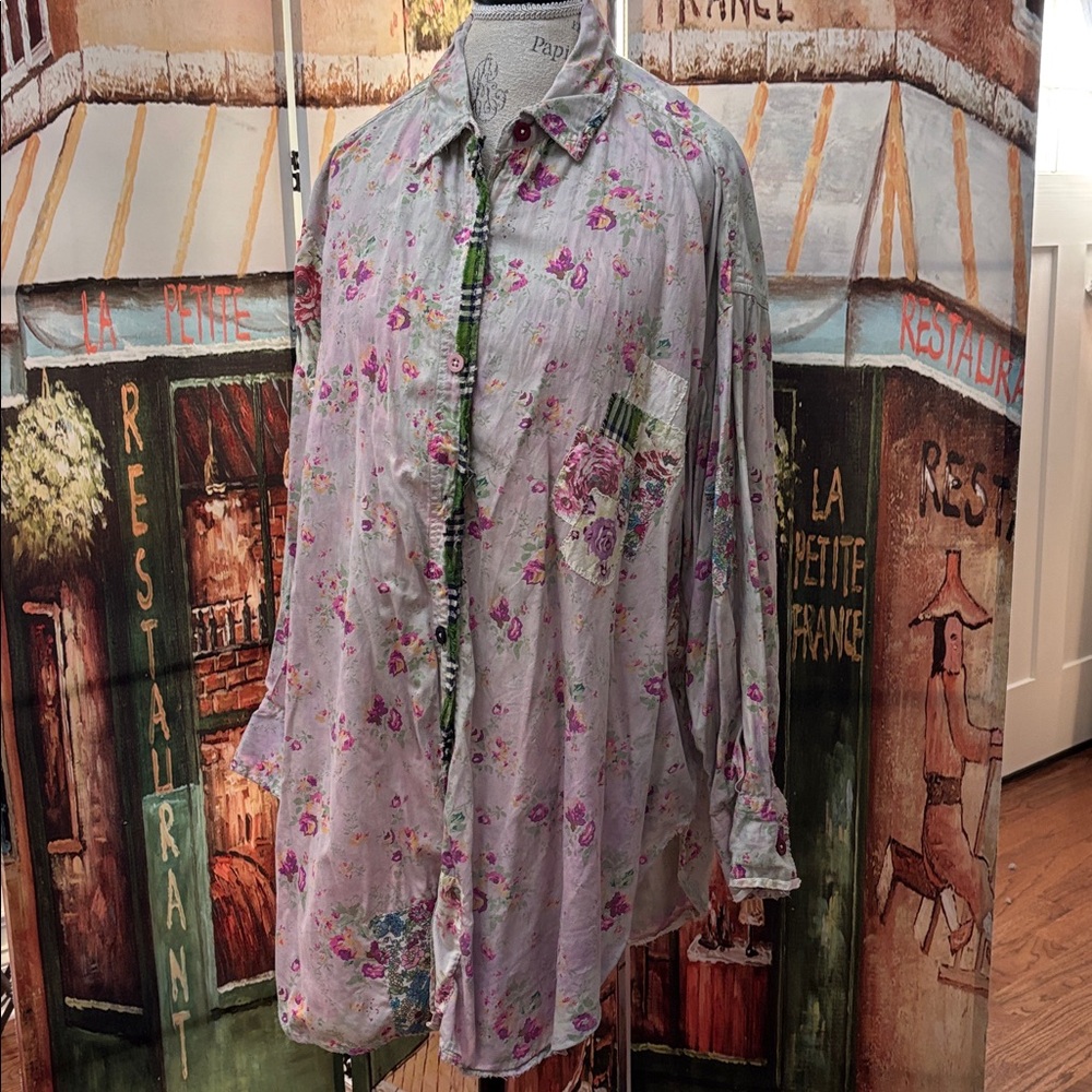 Magnolia Pearl Printed Boyfriend Shirt 1624
Pressed Flower, OS